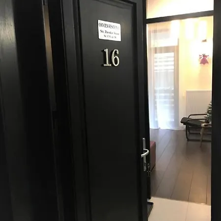 13 Si 16 In Oxygen Apartment