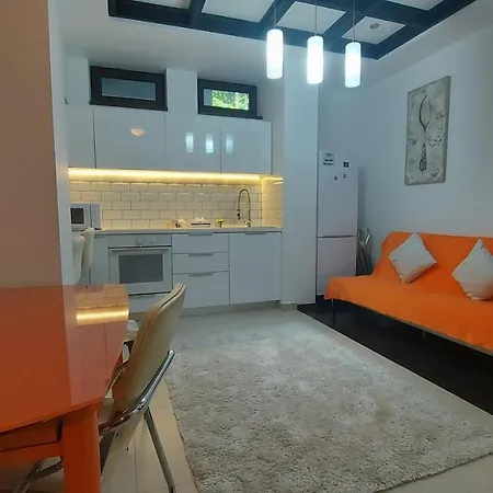 13 Si 16 In Oxygen Apartment